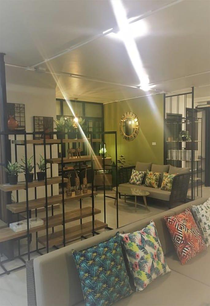 Bangkok Saran Poshtel Hotel Екстериор снимка