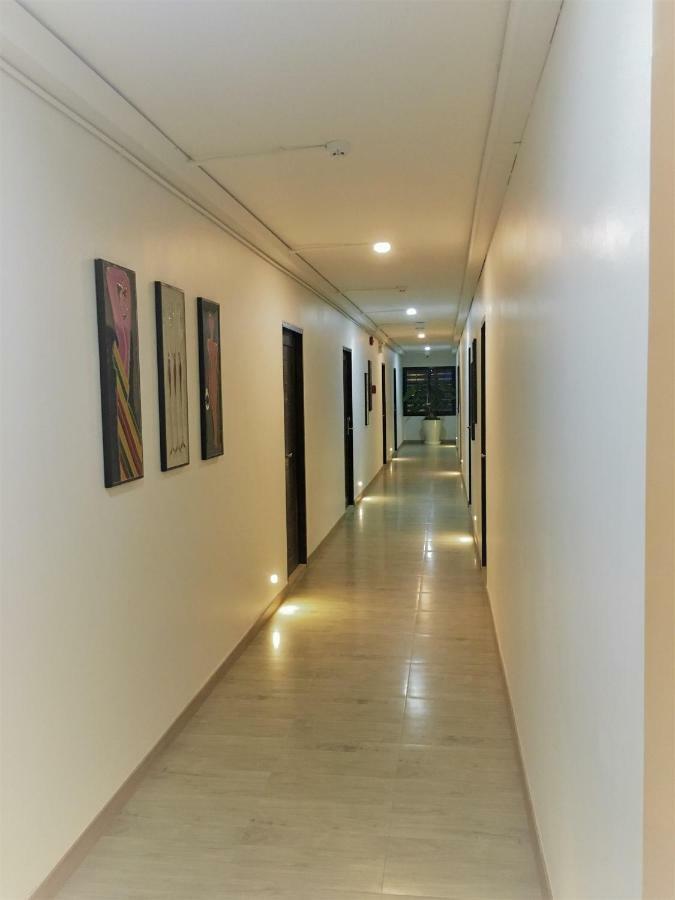 Bangkok Saran Poshtel Hotel Екстериор снимка