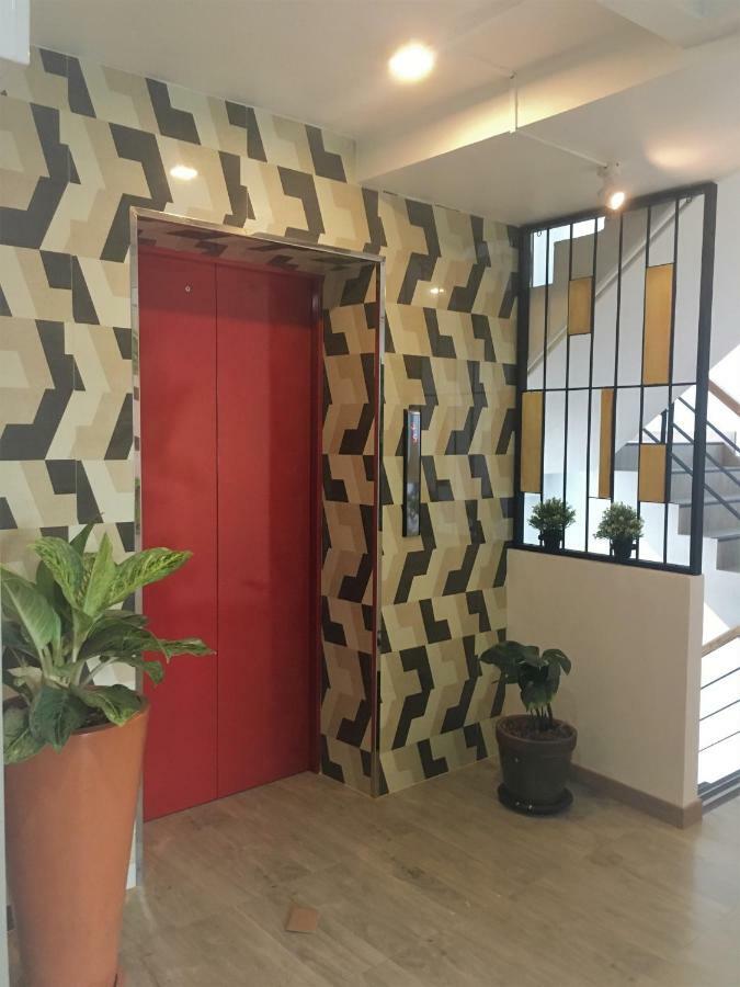 Bangkok Saran Poshtel Hotel Екстериор снимка